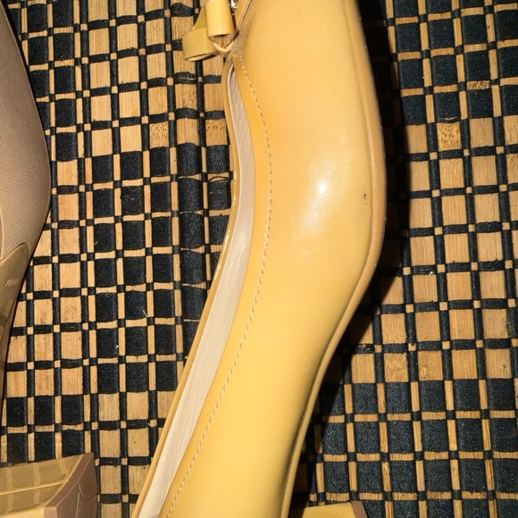 Vintage Prada Women's Cream Leather Heels - Picture 4 of 5